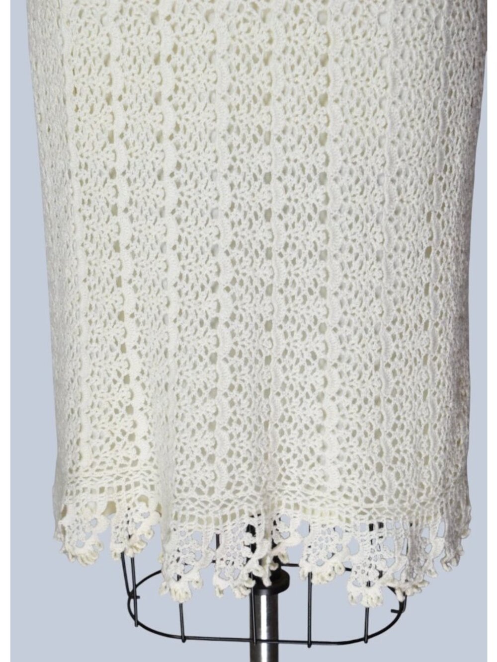 CARMEN MARC VALVO CREAM CROCHET SLEEVELESS COCKTAIL MIDI DRESS - Picture 4 of 7